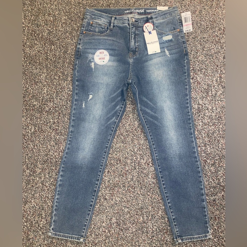 Wallflower Curvy High Rise Jeans